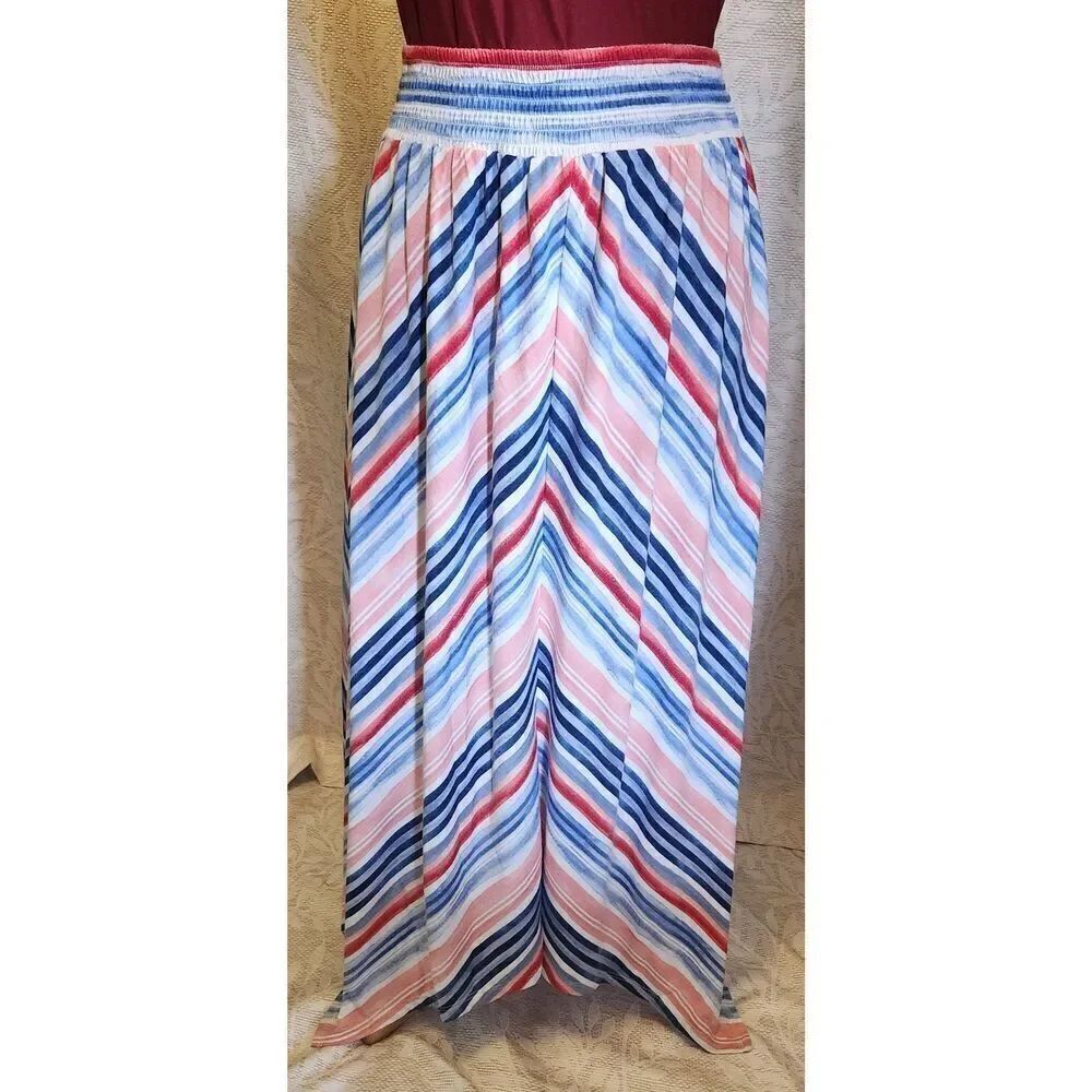 K23 Time & Tru sharkbite hem, pretty red, white, and blue striped knit skirt